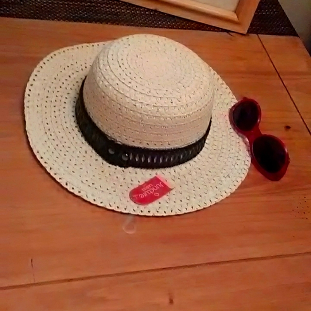 Summer straw Hat with Black Trim